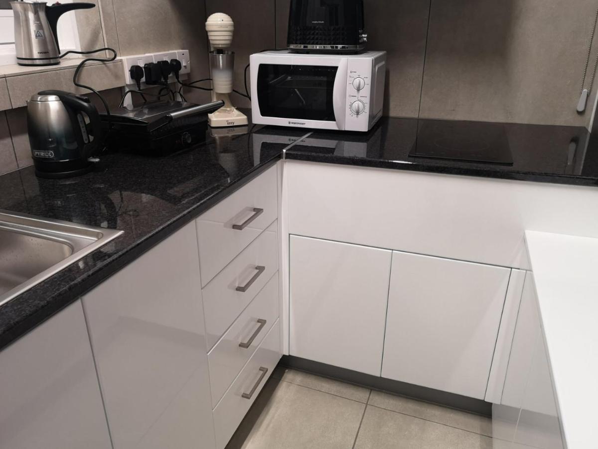 Kalidonia Residence Suite Nicosia , Spacious 2 Bedroom Suite With Office Exteriör bild